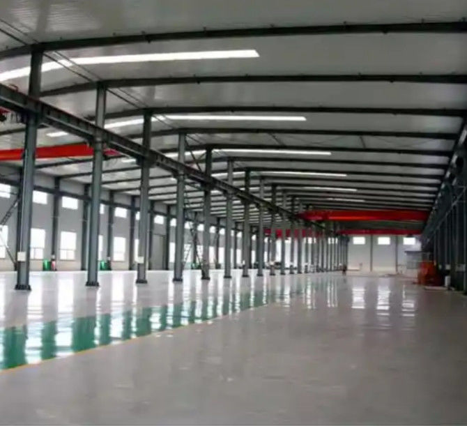 Fabrication sur mesure d'un atelier de construction métallique avec logements anticorrosifs