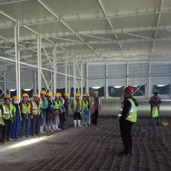 Construction d'un atelier de structures en acier industriel anti-corrosif à grande portée et résistant aux séismes